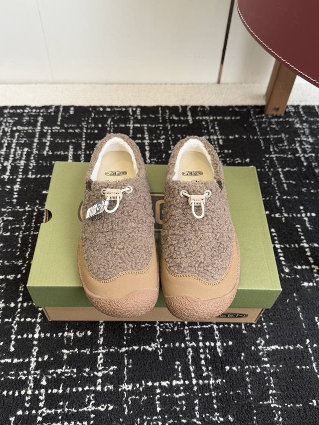 代购级 Keen Howser 3 Slide 户外舒适露营 防滑耐磨 低帮 生活休闲鞋。 舒适的一脚蹬设计，由原来的家居混合鞋再次更新前掌宽敞的空间，让脚趾伸