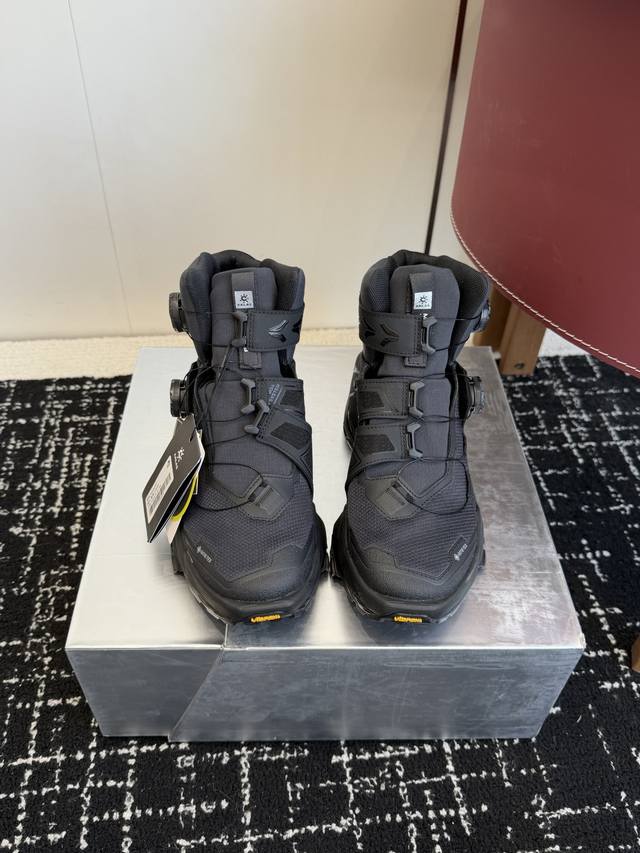 东莞代购级 凯乐石Kailas Yan Gtx High 运动户外防水防滑轻量高帮 登山徒步鞋 探索未知 始于足下 突破传统户外鞋的设计框架，线条硬朗且富有层次