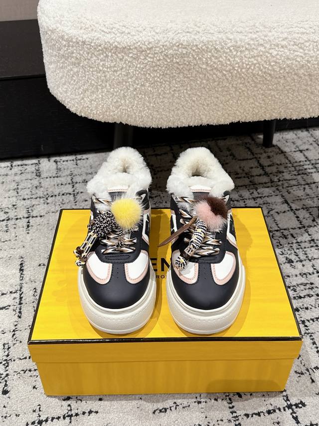 顶级版本 Fendi芬迪 25 Match platfo 羊毛里 饼干鞋面包鞋 吊饰 厚底圆头系带 板鞋 原版购入开发 做货 设计师Kim Jones打造的首款