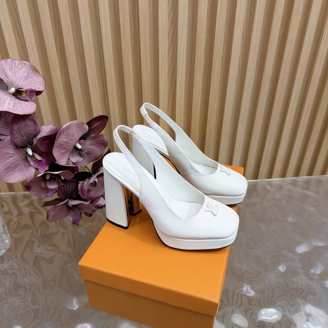 Lv 路易威登 25 2025 早春新品 顶级版本专柜主打最新款 牛仔布硬标拖鞋 硬货上新 鞋面：漆皮 牛皮 内里：进口山羊皮里 大底：真皮大底 跟高：11Cm