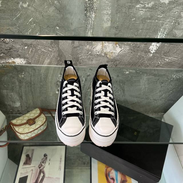 R13低绑帆布鞋 8300块买版爆拆开发增高8厘米 秒变大长腿 香港代购 R13 春夏做旧松糕低帮帆布鞋 鞋面破洞设计 上脚超级舒服，走一天也不累脚码数:34-