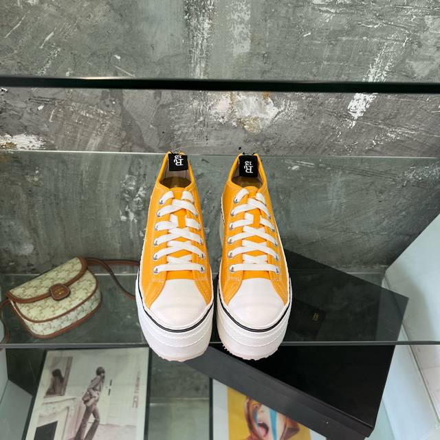 R13低绑帆布鞋 8300块买版爆拆开发增高8厘米 秒变大长腿 香港代购 R13 春夏做旧松糕低帮帆布鞋 鞋面破洞设计 上脚超级舒服，走一天也不累脚码数:34-