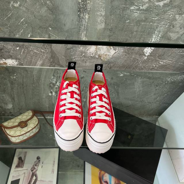 R13低绑帆布鞋 8300块买版爆拆开发增高8厘米 秒变大长腿 香港代购 R13 春夏做旧松糕低帮帆布鞋 鞋面破洞设计 上脚超级舒服，走一天也不累脚码数:34-