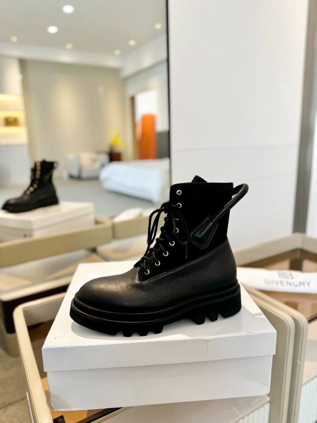 价格p： GⅣEnchy 纪梵希 新款高帮男女休闲靴，爆款热卖众多红人明星秀造型简约且兼具时尚运动感 进口头层牛皮，羊皮内里 ，原版耐磨防滑大底 脚感舒适 ，情