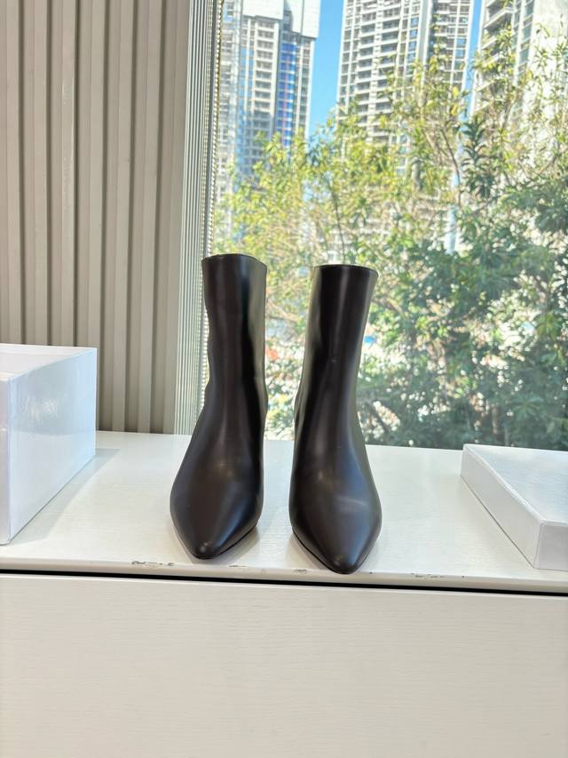 G077所见即所得代购级别 Maison Margiel* 玛吉拉尖头骑士靴短靴Mm6家Tabi分趾鞋靴2025新品最高版本买手代购1:1完美复刻分趾Tabi靴