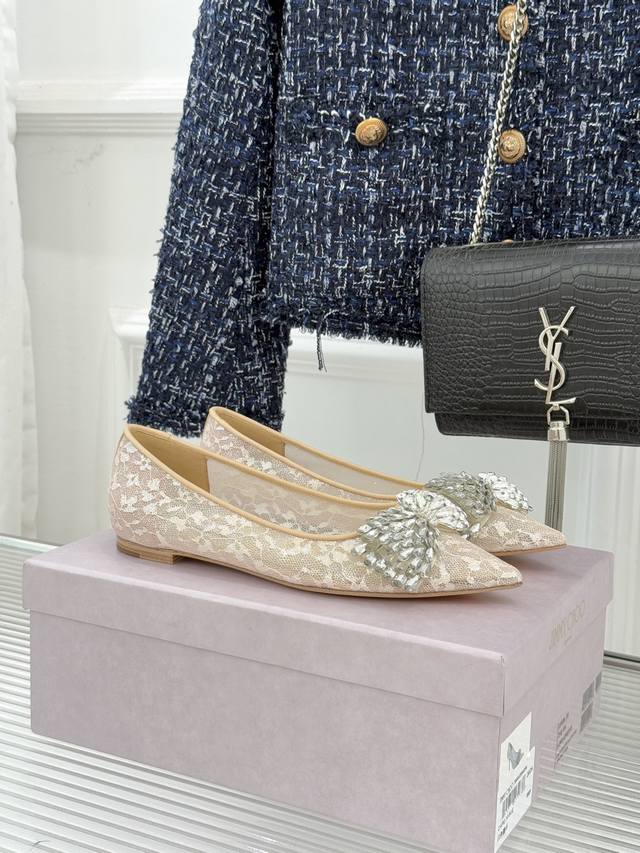厂价 Jimmy Choo｜Jc25Wf新品蕾丝水钻 蝴蝶结尖头高跟鞋 承袭Jc红毯基因与意大利精湛匠艺 这款高跟鞋以奢雅设计与闪耀细节 将鞋履升华为魅力与自信