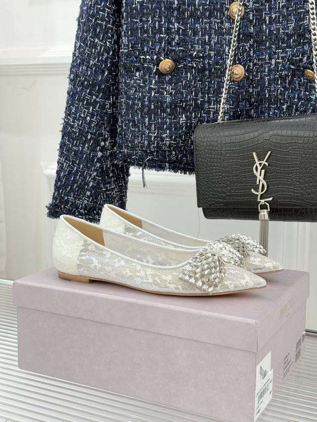 厂价 Jimmy Choo｜Jc25Wf新品蕾丝水钻 蝴蝶结尖头高跟鞋 承袭Jc红毯基因与意大利精湛匠艺 这款高跟鞋以奢雅设计与闪耀细节 将鞋履升华为魅力与自信