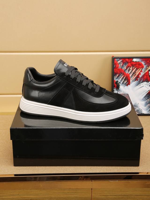 2025年新款刚上，Boss休闲运动男鞋，鞋面最新设计，大方得体，此款鞋底，非常柔软，舒适轻便，码数38-46码，价格