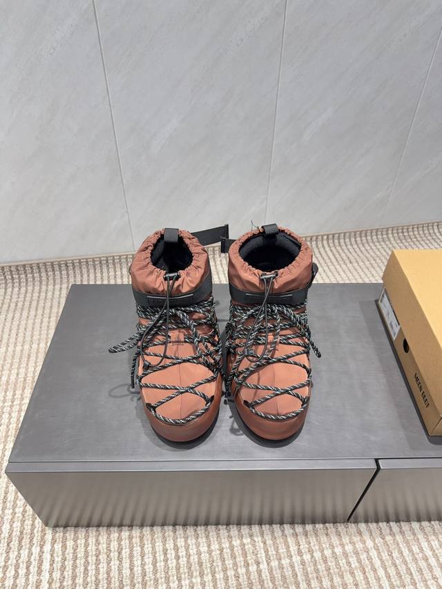 出厂:联名款 独家顶级版本 Moon Boot Moncler蒙口联名2025Vs秋冬季爆款雪地靴系列 蒙口月亮联名雪地靴 忘了Ugg吧，时髦人都在穿Moon