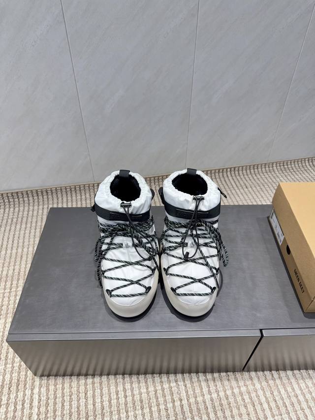 出厂:联名款 独家顶级版本 Moon Boot Moncler蒙口联名2025Vs秋冬季爆款雪地靴系列 蒙口月亮联名雪地靴 忘了Ugg吧，时髦人都在穿Moon