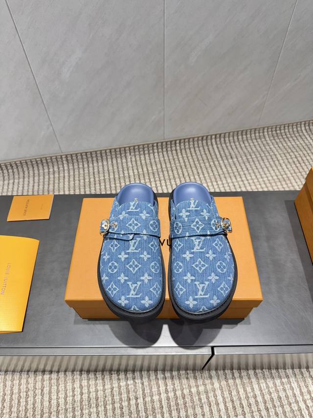 出厂:情侣 独家顶级版本 L驴牌2025Vs秋季情侣新款半拖系列 情侣横带半拖 原版细节，超正版型，超级好看，上脚超大气，自带气质，时尚运动风，舒适度特别棒 面