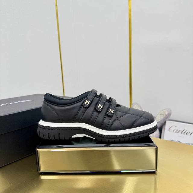 高版本 Chanel香奈儿新款熊猫板鞋熊猫鞋 香奈儿2025Ss火爆熊猫鞋配色厚底休闲运动鞋板鞋 专柜同步 专柜非常火爆 非常难买的一款鞋 全网最火的厚底熊猫鞋