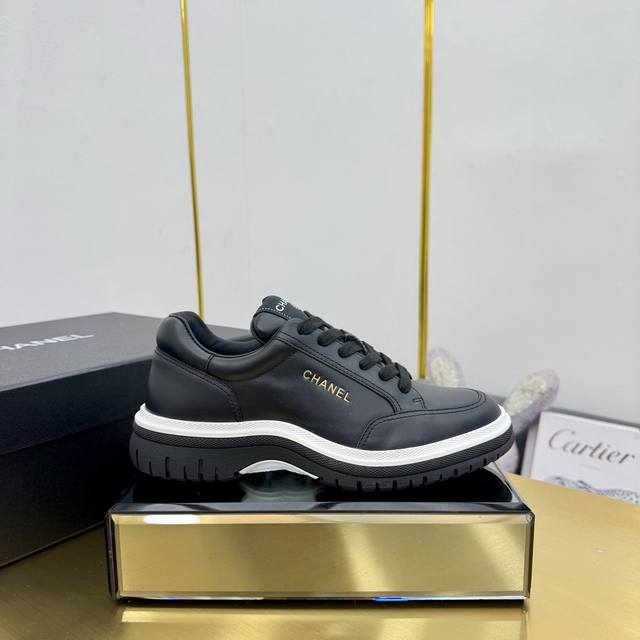 高版本 Chanel香奈儿新款熊猫板鞋熊猫鞋 香奈儿2025Ss火爆熊猫鞋配色厚底休闲运动鞋板鞋 专柜同步 专柜非常火爆 非常难买的一款鞋 全网最火的厚底熊猫鞋