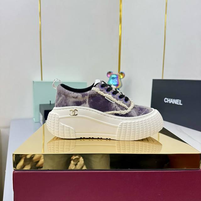 香奈儿面包鞋 ～原版小牛皮熊猫鞋 Chanel 香奈儿 25C 最新爆款 熊猫 黑白 运动鞋 休闲板鞋 小香 爆款单品 经典黑白 熊猫配色 Coco女孩必要入款