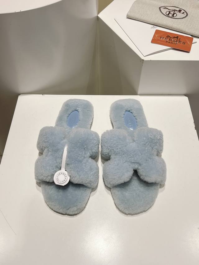 直毛系 工厂p批 码数：35-43 可做无标： 注：无标需定做 经典款 官网、小红书同步最新配色爱马仕爆款火热上线，做工升级版，高品质！ 时尚潮流最新款泰迪羊毛