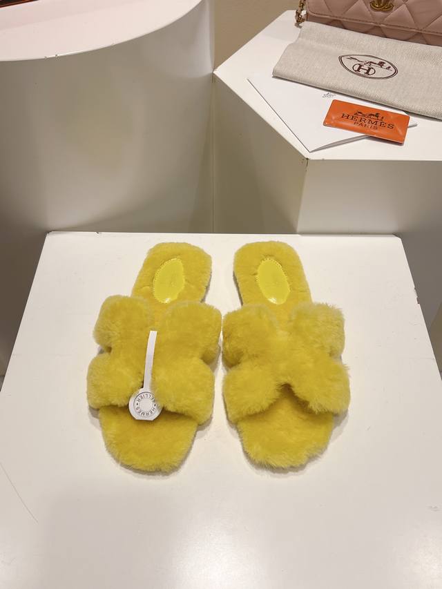 直毛系 工厂p批 码数：35-43 可做无标： 注：无标需定做 经典款 官网、小红书同步最新配色爱马仕爆款火热上线，做工升级版，高品质！ 时尚潮流最新款泰迪羊毛