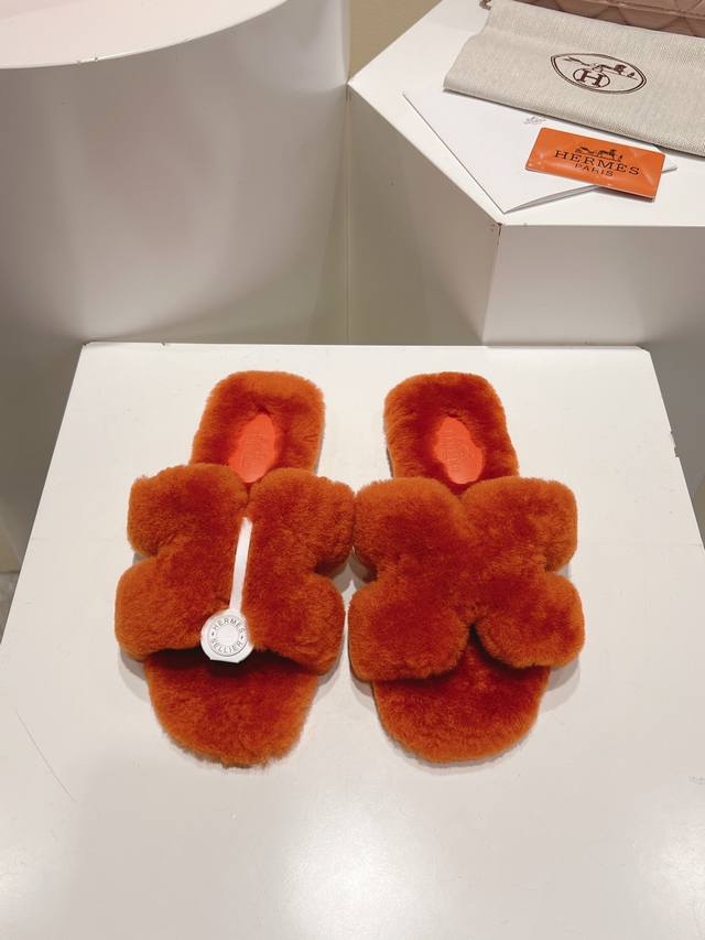 直毛系 工厂p批 码数：35-43 可做无标： 注：无标需定做 经典款 官网、小红书同步最新配色爱马仕爆款火热上线，做工升级版，高品质！ 时尚潮流最新款泰迪羊毛