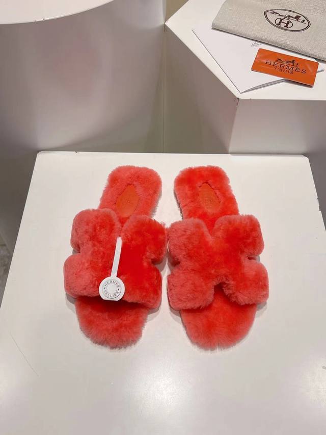 直毛系 工厂p批 码数：35-43 可做无标： 注：无标需定做 经典款 官网、小红书同步最新配色爱马仕爆款火热上线，做工升级版，高品质！ 时尚潮流最新款泰迪羊毛