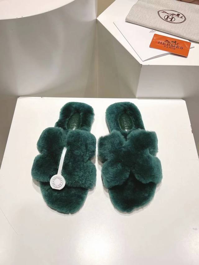 直毛系 工厂p批 码数：35-43 可做无标： 注：无标需定做 经典款 官网、小红书同步最新配色爱马仕爆款火热上线，做工升级版，高品质！ 时尚潮流最新款泰迪羊毛