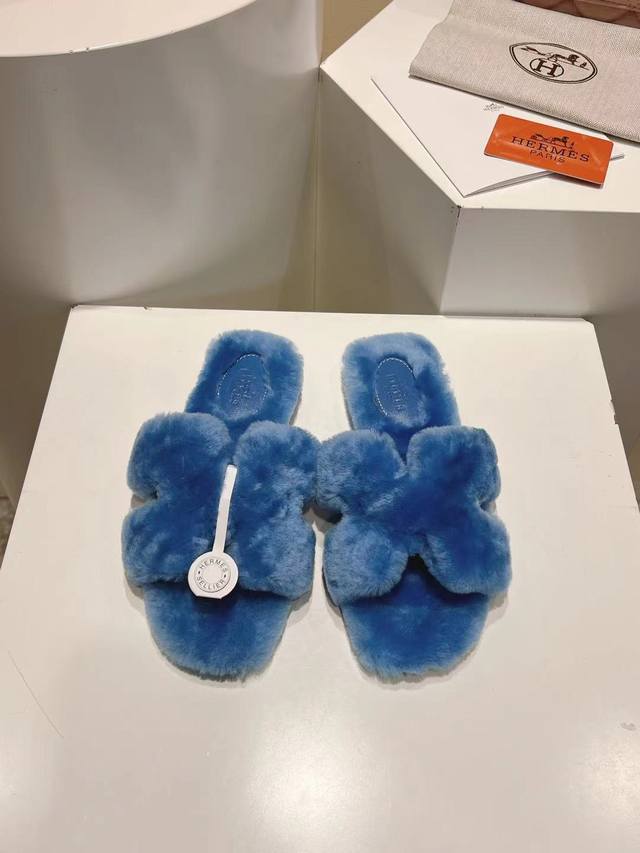 直毛系 工厂p批 码数：35-43 可做无标： 注：无标需定做 经典款 官网、小红书同步最新配色爱马仕爆款火热上线，做工升级版，高品质！ 时尚潮流最新款泰迪羊毛