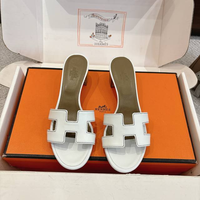 出厂价p Hermes 爱马仕H拖鞋Oasis 凉鞋系列 时尚又百搭 超级舒服 每个细节都做到极致 原版Swift小牛皮 原版1:1独家私模鞋面 原版真皮大底