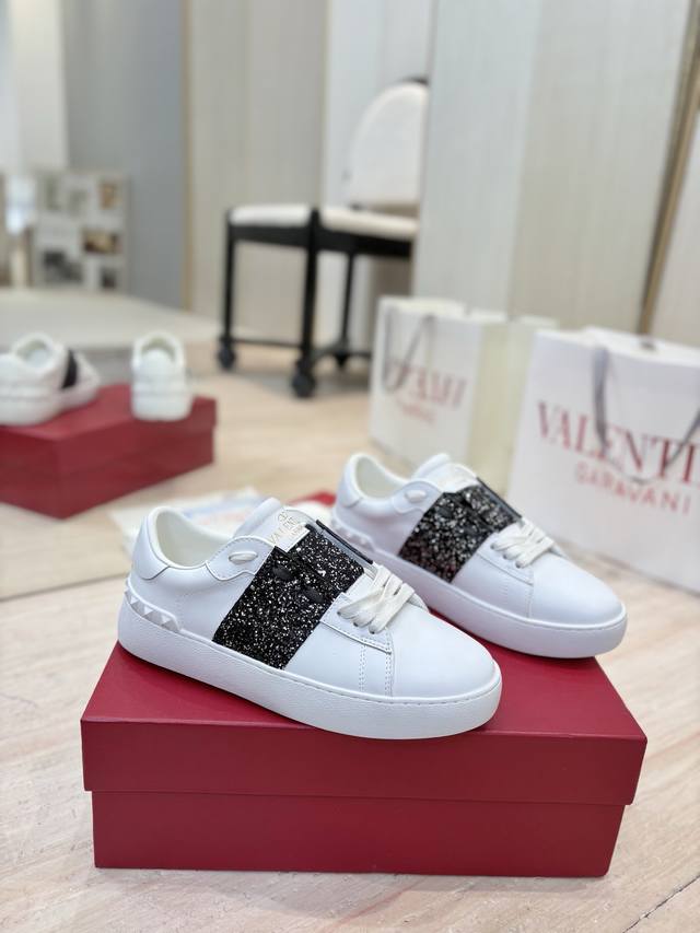 工厂p价 顶级系列 Valentino华伦天奴Garavani Open Disco 铆钉 厚底 休闲 运动鞋 小白鞋 原版购入开发 做货 V家经典系列 柳钉小