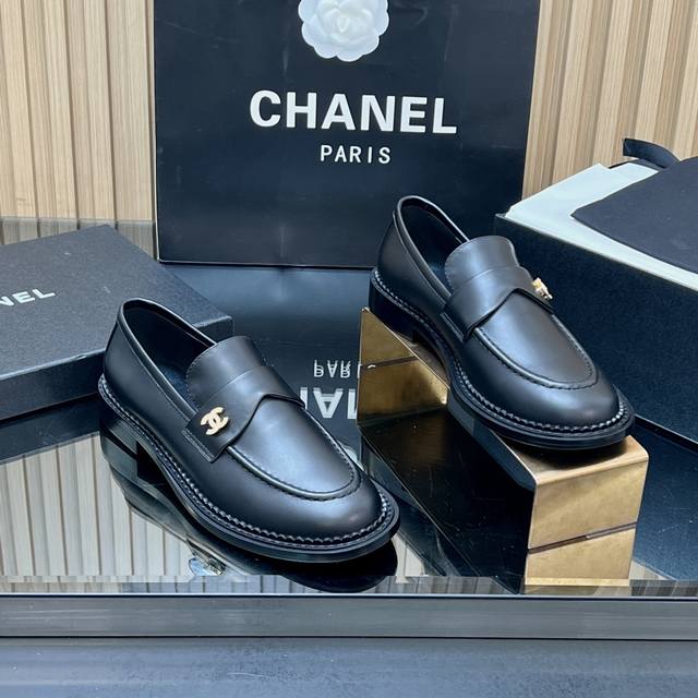 顶级版本 正确顶级版 Chanel小香经典平底便鞋、一脚蹬乐福鞋 Chanel乐福鞋真的是看不腻，简单大方，拥有香家优雅名媛气质，超级耐看，越穿越香的香奈儿，笔