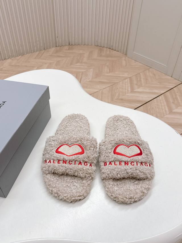 工厂p价p 薄底款 独家顶级版本 Balenciaga Ss25 New Arrival～ 巴黎世家新款厚底毛拖 鞋面精致Logo点缀+爱心鞋底增高5Cm 穿上