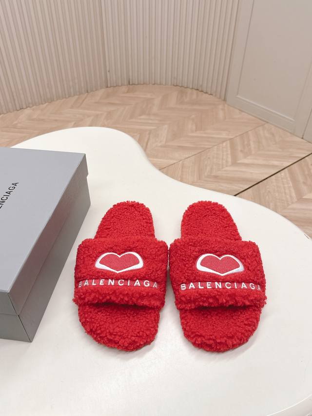 工厂p价p 薄底款 独家顶级版本 Balenciaga Ss25 New Arrival～ 巴黎世家新款厚底毛拖 鞋面精致Logo点缀+爱心鞋底增高5Cm 穿上