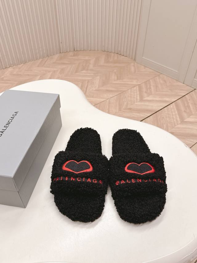 工厂p价p 薄底款 独家顶级版本 Balenciaga Ss25 New Arrival～ 巴黎世家新款厚底毛拖 鞋面精致Logo点缀+爱心鞋底增高5Cm 穿上