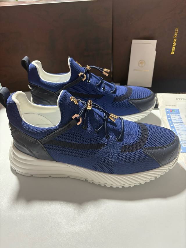 实价 新款！原版品质Stefano Ricci 史蒂芬劳.尼治男士运动鞋，采用进口原版小牛皮，皮质柔软细腻，做工细节到位，鞋底原版设计，舒适度极好！尺码：39-