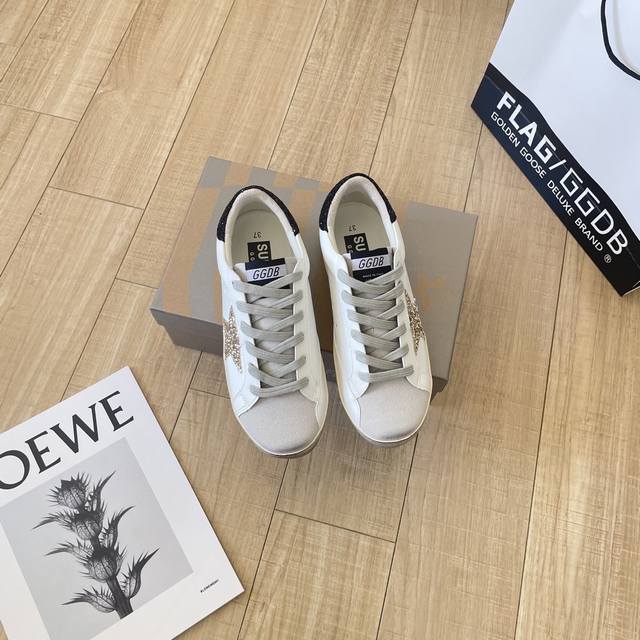 Ggdb Sneakers 2026顶级专柜 情侣穿搭 官网上新 全球首发 Ggdb 26Ss 情侣升小脏鞋 小白鞋 Ggdb Ggdb情侣 脏鞋 从新调楦 再