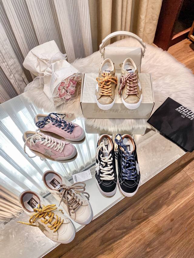 Ggdb 非常好看的小白鞋美眉们期待的不脏系列来啦啦啦啦～ 我们来啦～ purestar鞋款主打的是柔软和舒适度这点和以往的小脏鞋完全相反 鞋底的回弹性很好 无