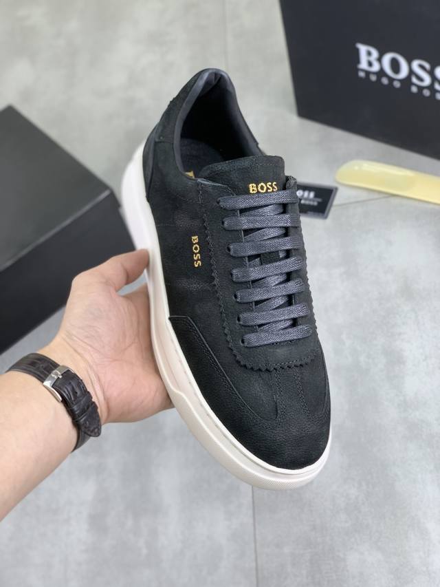 工厂p价p 实价 Boss 原版系带男鞋 经典高帮款休闲鞋本款是官方主打经典款，质量，原厂名师制作，采用进口飞织透气面料舒适透气网布內里羊皮鞋垫，完美楦型，大方