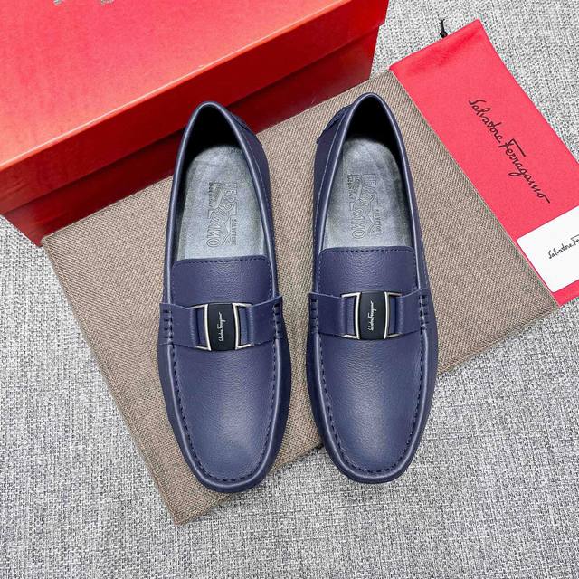 品牌菲拉格慕，官网原版休闲百搭商务高端豆豆鞋～四季潮鞋官网旗舰店原单，鞋面:进口原版牛皮，全纯牛里 真材实料 ，时尚懒人商务风设计，休闲乐福款，跑步鞋青年人最适