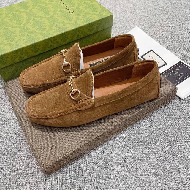 实价 Gucci 古驰官网旗舰店新款高端豆豆鞋，意大利名模贵族们爆款，古驰时尚界的佼佼者，无可超越，明星周杰伦同款，原单正品，采用进口原版磨砂牛皮+原版牛皮内里