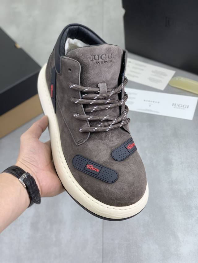 工厂p价p 实价 上新 Iuggi 冬季Q版丑萌创口贴大黄靴男潮牌磨砂真皮马丁靴高帮厚底大头鞋 原创设计师翘头靴 冬季新款复古男鞋 潮流时尚 厚底面包鞋 防滑耐