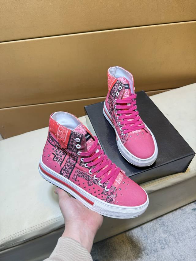 高邦.独家首发 D2 独特现代风运动鞋。专柜代购休闲 意大利进口原版皮， 猪里 拒绝脱色磨脚 鞋底：原厂特供原版底，超酷 系带走路都带风风格设计 原单品质全真皮