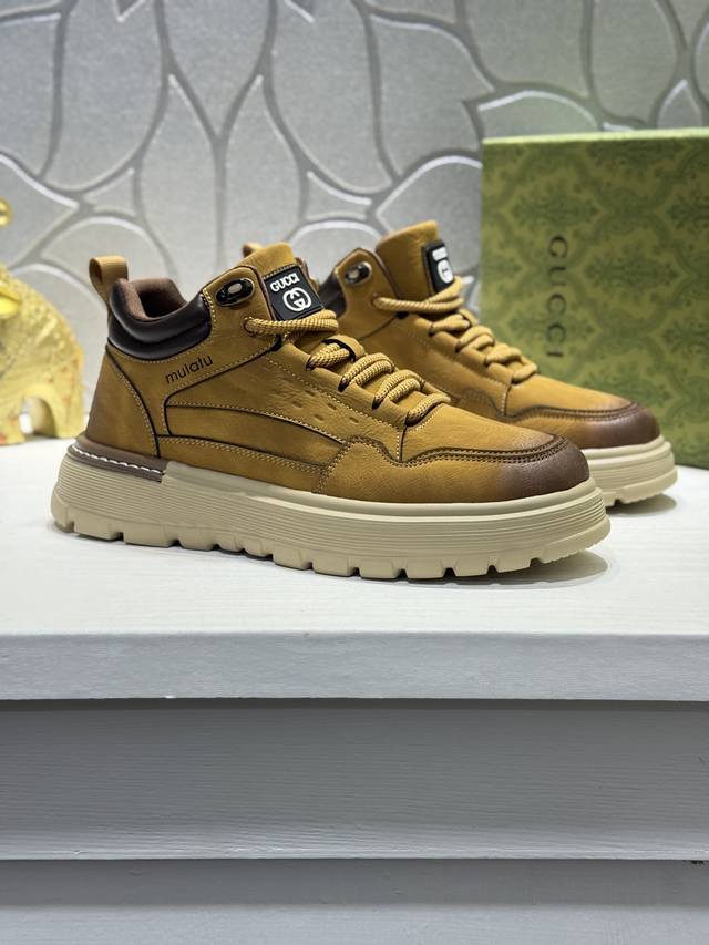 古奇！全球首发 鞋面采用牛皮制造网布内里让行走更加便捷舒适！弹力十足独家新款惊世之作，质量相比美的1：1复刻 ！打造时尚个性衬托你的与众不同！多色可选潮男必备经