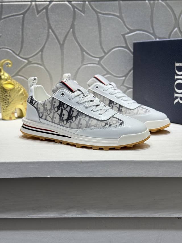 Dio*迪奥 男鞋最新款休闲时尚男鞋爆款版型简洁大气 潮男专属.独有的官网新最品牌元素版原装饰，进口牛皮拼接搭经典面料，配饰尚时又大方，橡胶耐磨增高大底，轻便舒