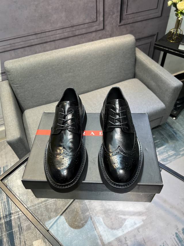 prad*普拉达.男士爆款时尚皮鞋 原版开边珠牛皮.牛皮面 ｜内里垫脚全牛皮｜耐磨轻便发泡大底｜轻便舒适｜上脚霸气百搭 Size：38-44 ４５定做