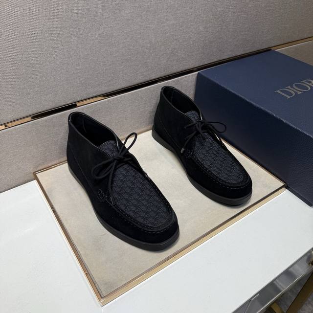 出厂价pp 迪奥～ 男士休闲高帮鞋 2025Z柜同步发售 码数:39-44 # 3个颜色鞋面选用多材质拼接牛皮内里，舒适透气，鞋底：原版舒适耐磨大底，实物拍摄实