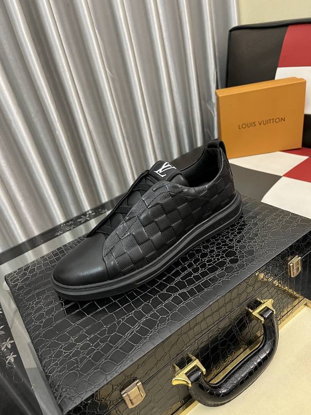 出厂价pp： Loui* Vuitto* Lv新款高邦运动休闲鞋 进口头层牛皮进口羊皮内里高档舒适，原版大底轻盈耐磨！纯手工制作，细节决定品质！码数38-444