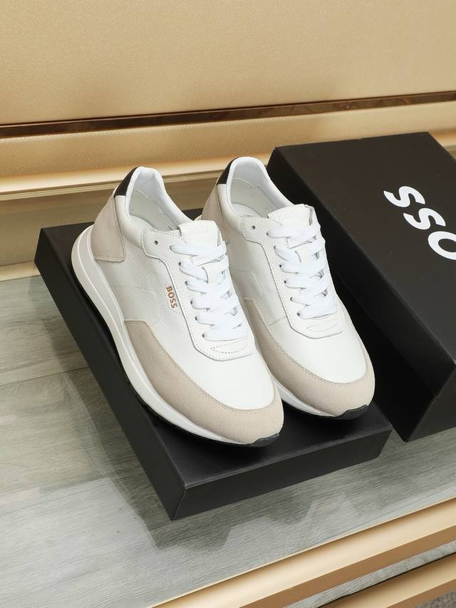 出厂 Boss 原版经典款休闲鞋本款是官方主打经典款，质量，原厂名师制作，面料采用原版头层牛皮舒适羊皮内里。完美楦型，大方时尚的设计，吸引了众多消费者的追捧，适