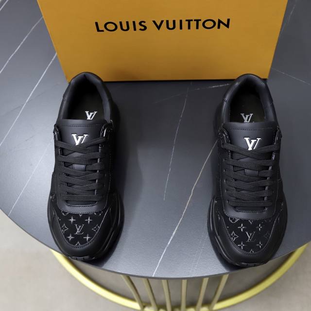 出厂价pp： Louis Vuitton 原单 新款Lv路易威登 * 顶级版本 Lv经典潮鞋！选用进口原版牛皮 水染牛皮内里.最新款原版耐磨橡胶组合大底！高品质