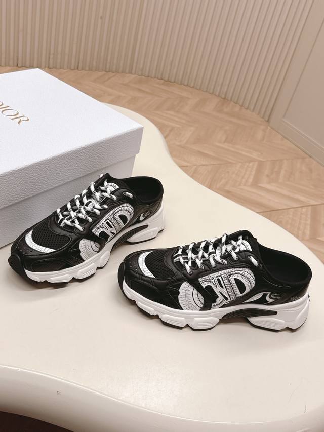 实价： 最新老爹半拖款 情侣款 迪奥 Dior Chrono 新款休闲运动鞋跑鞋老爹鞋 真的酷毙了，未来感十足原版完美复刻！全对版材质 模具！！35-46