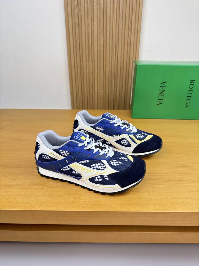 Bottega Veneta 宝缇嘉 -高端品质 原单 情侣装 休闲运动鞋 -鞋面：反绒小牛皮、品牌环保皮.彩印高周波品牌图腾、品牌帆布复层高丝光网布、鞋舌.鞋