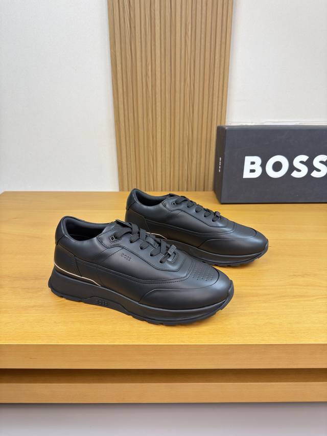 Boss 博思 -高端品质 原单 休闲运动鞋 -鞋面：进口纳帕小牛皮、鞋身.鞋舌.空压品牌Logo -内里：水染牛皮 -大底：超轻Tpu发泡 橡胶；组合成型大底