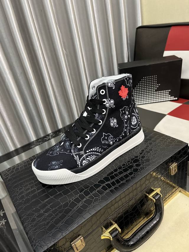 出厂价pp： D2～ 男士休闲鞋 Z柜同步发售 码数:36-46# 4个颜色鞋面选用多材质拼接真皮内里，舒适透气，鞋底：原版舒适耐磨大底，实物拍摄实物更赞