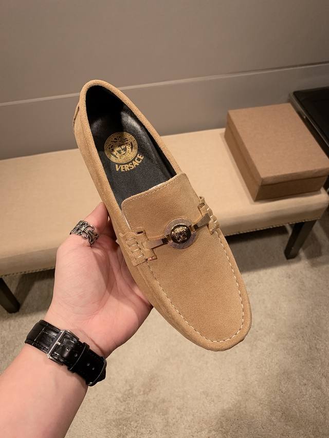 实价 ，Verace，鞋面头层意大利原版磨砂牛皮+性感美杜莎头像，头层内里吸汗头层舒适透气羊皮里，原版进口耐磨橡胶底，官网出品，心备佳品,采用精湛工艺。穿着舒适